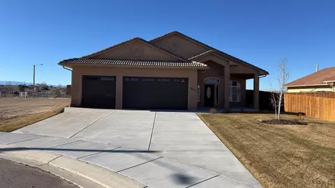 815 Thorncrest Dr, Pueblo, CO 81005