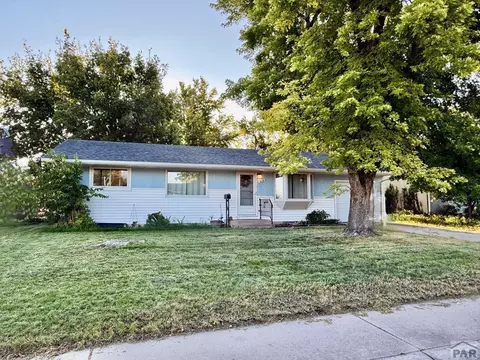 2110 Rosewood Ln, Pueblo, CO 81005