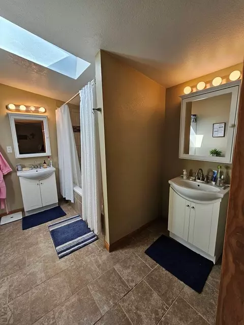 Bath - 460 E 4th Ave, Springfield, CO 81073 photo 1 of 4