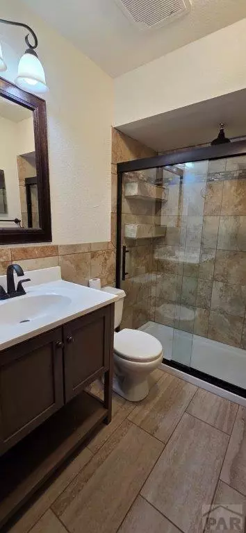 Bath - 307 Hackberry St, Lamar, CO 81052 photo 2 of 5