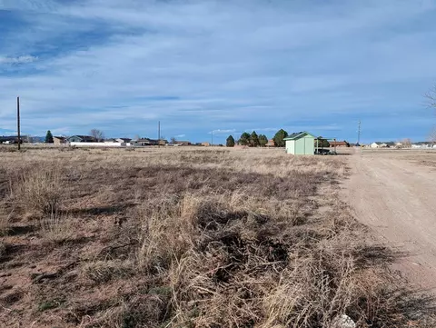 973 W Meadowmoor Dr, Pueblo West, CO 81007