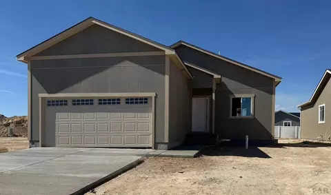 5209 Gannet Ln, Pueblo, CO 81008