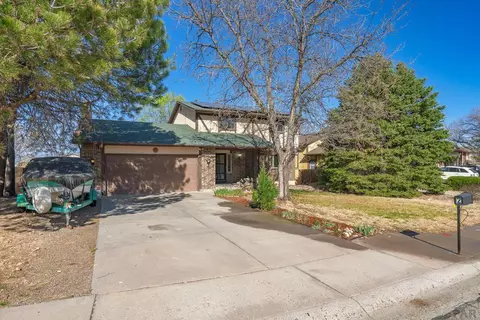 2 Bellflower Ct, Pueblo, CO 81001