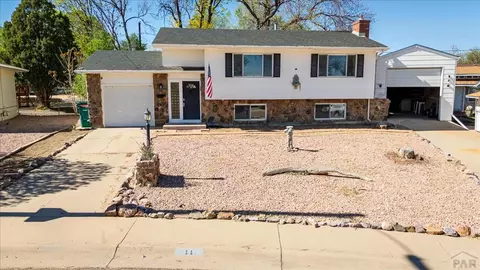 11 Macgregor Rd, Pueblo, CO 81001