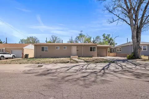 1618 Alexander Cir, Pueblo, CO 81001
