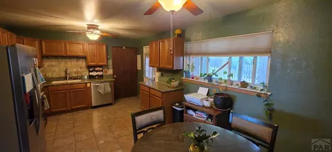 Kitchen - 400 Oak Rd, Lamar, CO 81052 photo 2 of 4