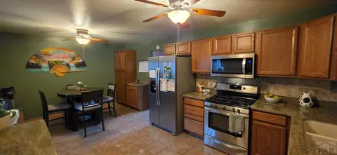 Kitchen - 400 Oak Rd, Lamar, CO 81052 photo 4 of 4