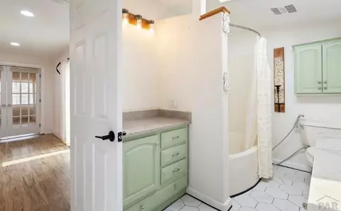 Bath - 1310 Carson Ave, La Junta, CO 81050 photo 5 of 6
