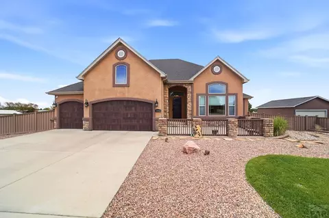1024 S Greenbrier Dr, Pueblo West, CO 81007