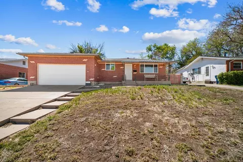 24 Radcliff Ln, Pueblo, CO 81005