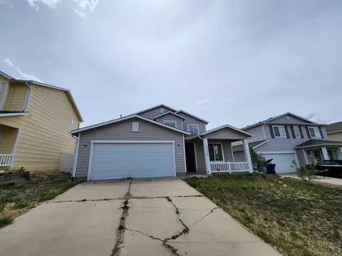 2220 Meadowlark Ln, Pueblo, CO 81008