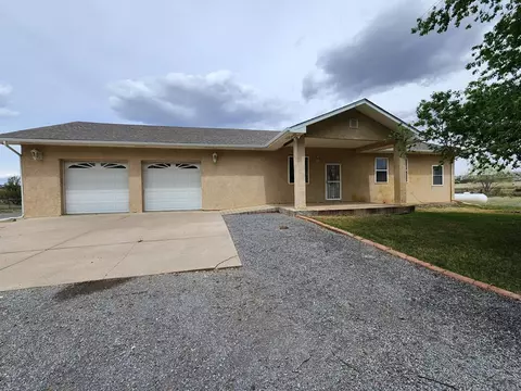 6055 Pine Bluff Dr, Pueblo, CO 81004