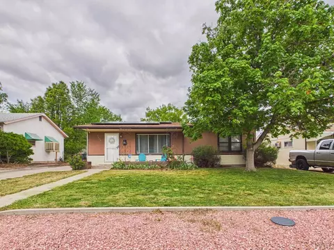 1615 Englewood Dr, Pueblo, CO 81005