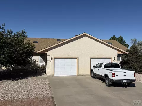 955-957 S Kyle Ln, Pueblo West, CO 81007