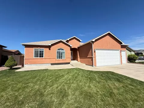 3313 Lions Pride Ln, Pueblo, CO 81005