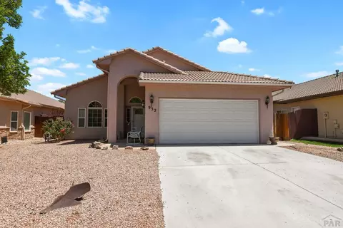 932 Pinecrest Dr, Pueblo, CO 81005