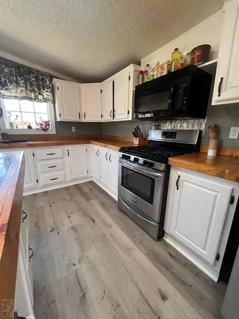 Kitchen - 7937 Mount Baldy Dr, Rye, CO 81069 photo 6 of 7