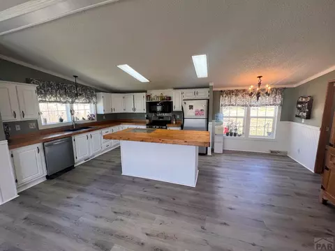 Kitchen - 7937 Mount Baldy Dr, Rye, CO 81069 photo 5 of 7