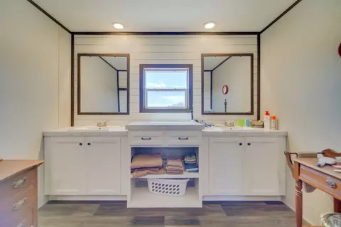 Bath - 2664 Comanche Dr, Walsenburg, CO 81089 photo 1 of 7