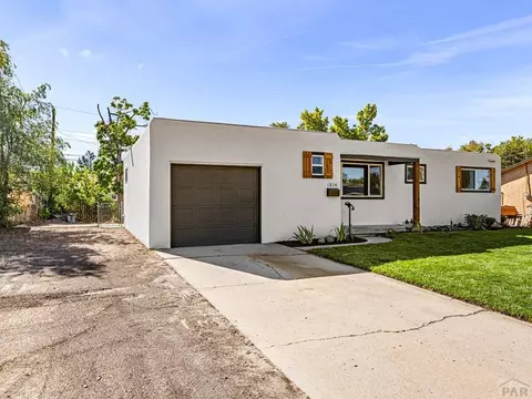 1814 Lark Bunting Ln, Pueblo, CO 81001