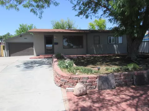 1629 Englewood Dr, Pueblo, CO 81005