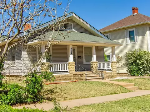 814 Carson Ave, La Junta, CO 81050