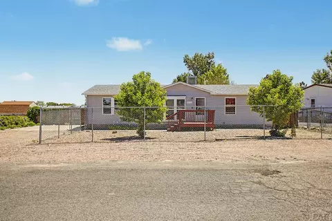 972 S Saddlerock Dr, Pueblo, CO 81007