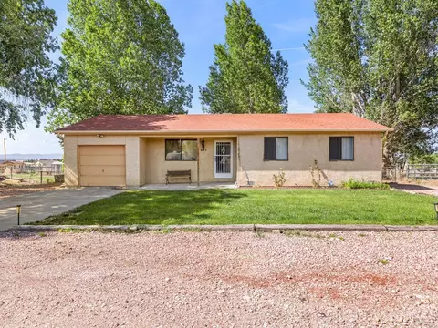 635 E Autumn Dr, Pueblo West, CO 81007