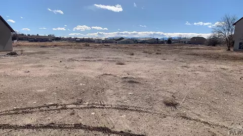 362 E Larchmont Dr, Pueblo West, CO 81007
