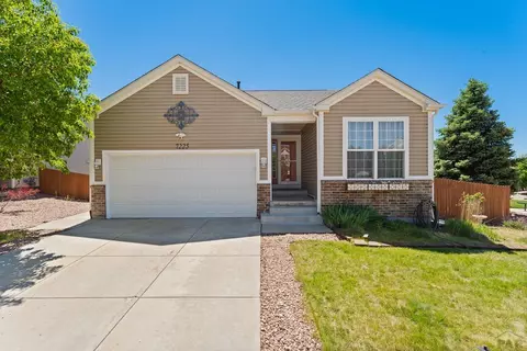 7225 Village Meadows Dr, Fountain, CO 80817