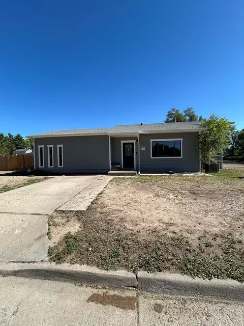 906 E 8th St, La Junta, CO 81050
