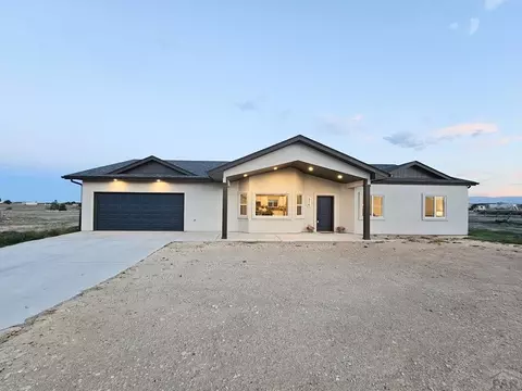 576 Earl Dr, Pueblo West, CO 81007