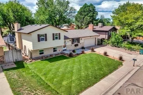 10 Ibis Ln, Pueblo, CO 81005
