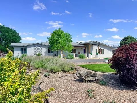 1038 Meadow Ln, Pueblo, CO 81006