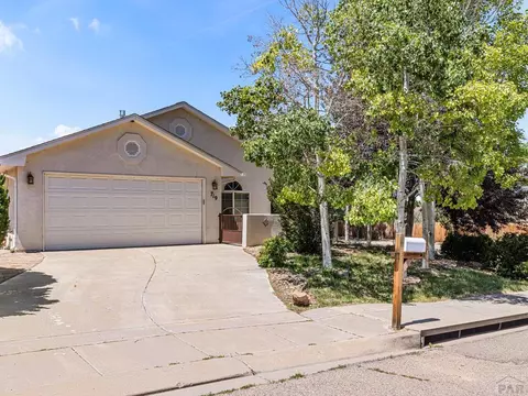 719 Ardath Ln, Pueblo, CO 81005