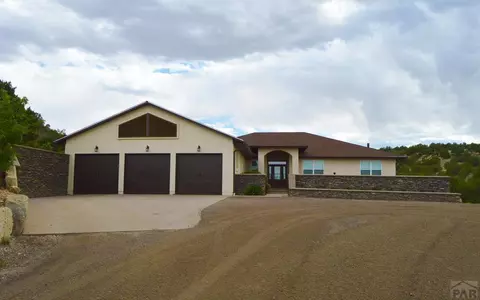 7791 Pine Bluff Dr, Pueblo, CO 81004