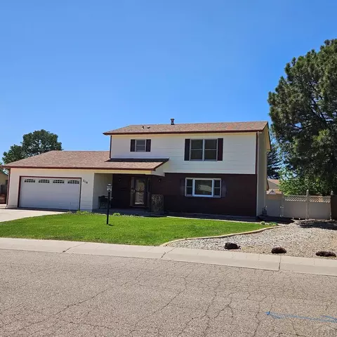 2114 Rangeview Dr, Pueblo, CO 81008