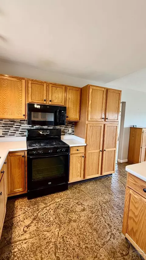 Kitchen - 445 County Rd 660, Rye, CO 81069 photo 2 of 4