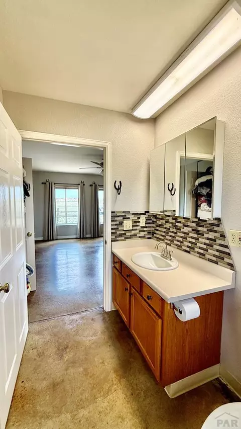 Bath - 445 County Rd 660, Rye, CO 81069 photo 1 of 4