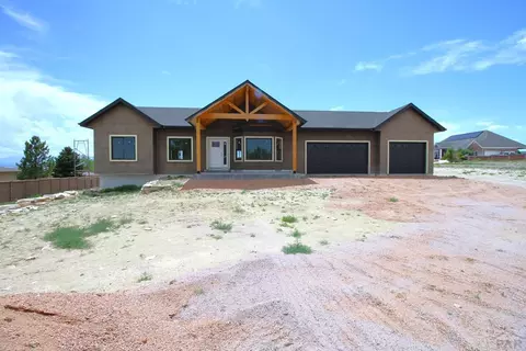1009 S Oak Valley Dr, Pueblo West, CO 81007
