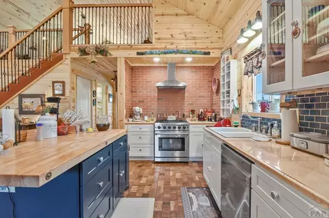 Kitchen - 150 Julia Rd, Guffey, CO 80820 photo 2 of 4