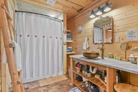 Bath - 150 Julia Rd, Guffey, CO 80820 photo 1 of 2