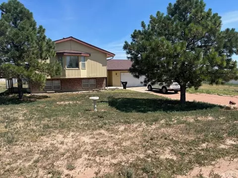 1195 W Meadowmoor Dr, Pueblo West, CO 81007