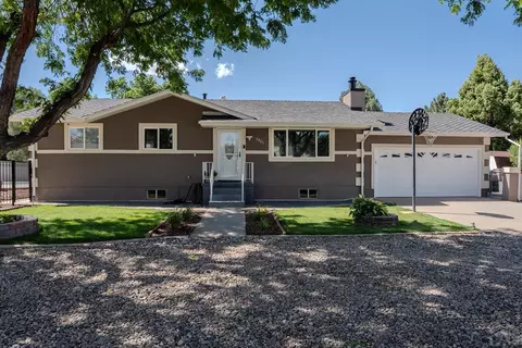1327 Terry Cir, Pueblo, CO 81005