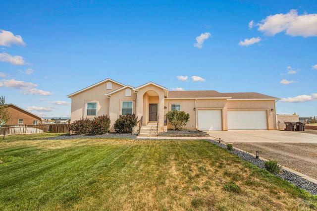 1165 W Meadowmoor Dr, Pueblo, CO 81007