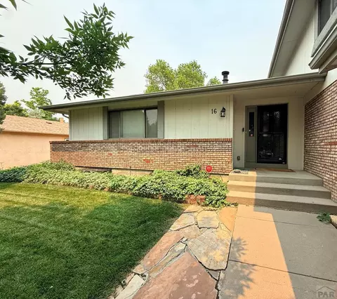 16 Oakbridge Dr, Pueblo, CO 81001