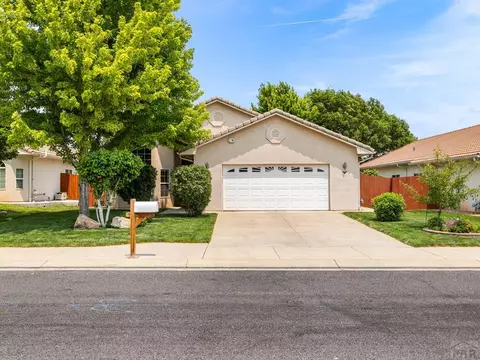 4729 Pearcrest Ct, Pueblo, CO 81005