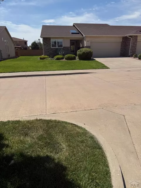 1925 Kingsroyal Blvd #P, Pueblo, CO 81005