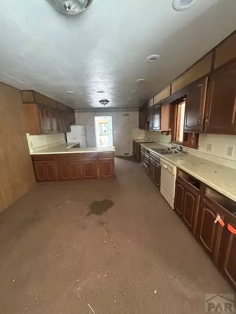 Kitchen - 318 E Florence Ave, Fowler, CO 81039 photo 2 of 3