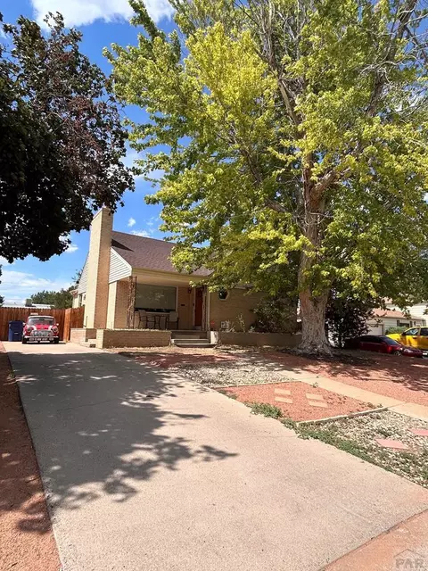 187 University Cir, Pueblo, CO 81005